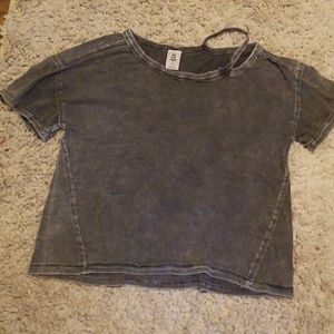 Off the shoulder baggy T-shirt